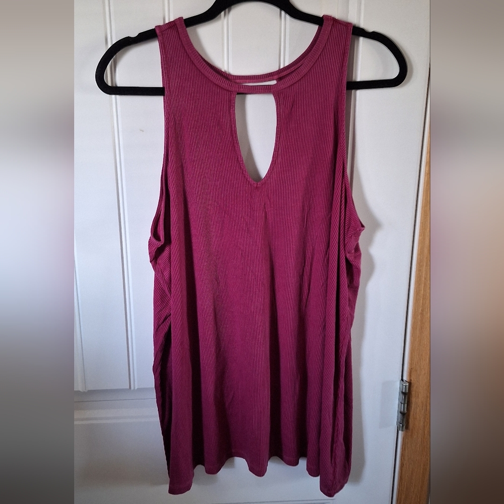 Torrid Women’s Plus Size 2X Keyhole Back Tank Top — Deep Pink, NWT